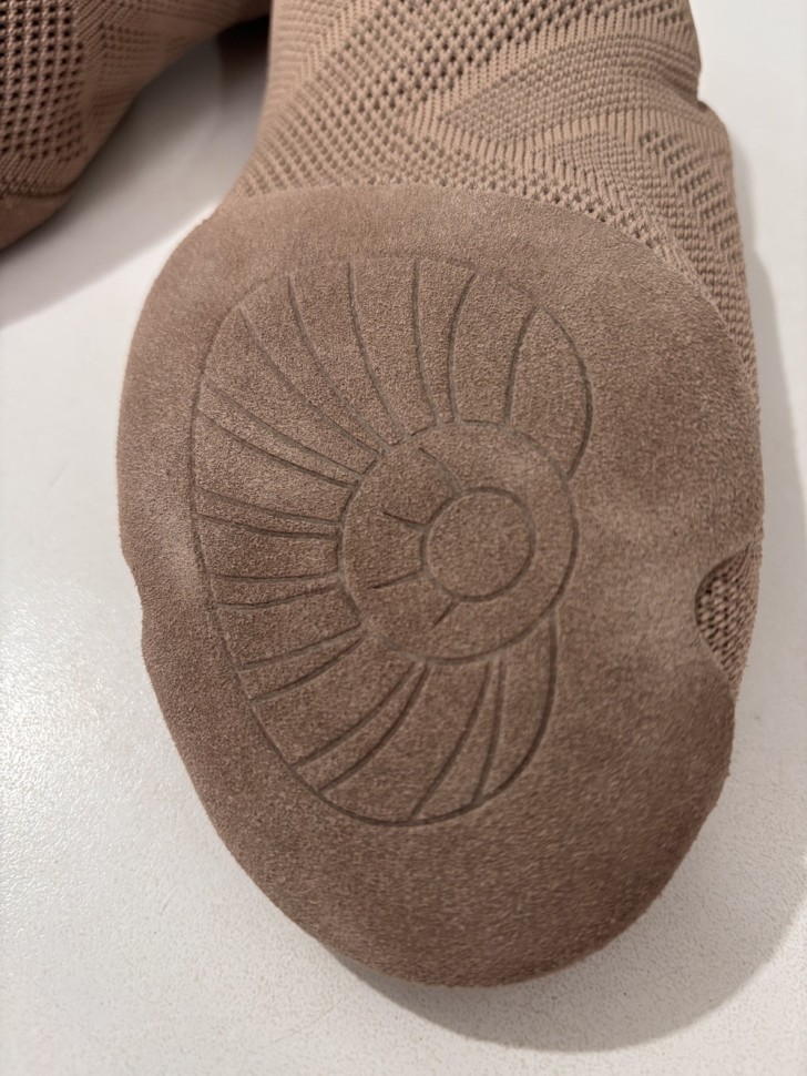 Чешки бежевые